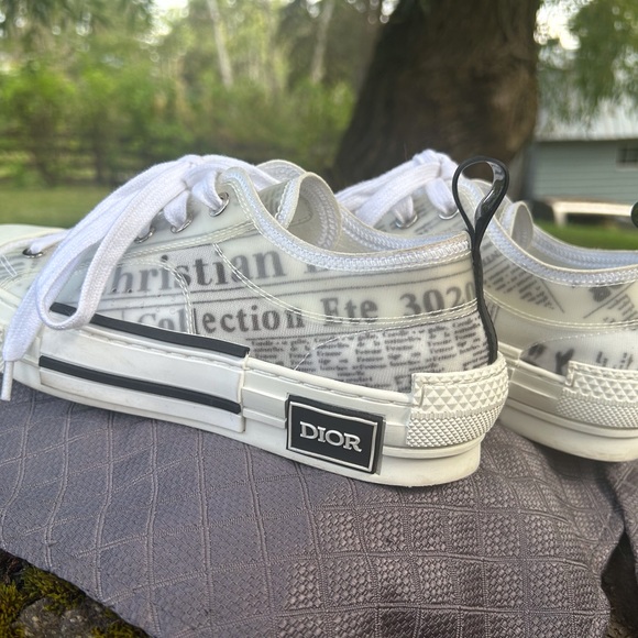 Dior b23 x Daniel arsham newspaper low top sneakers - Picture 2 of 5